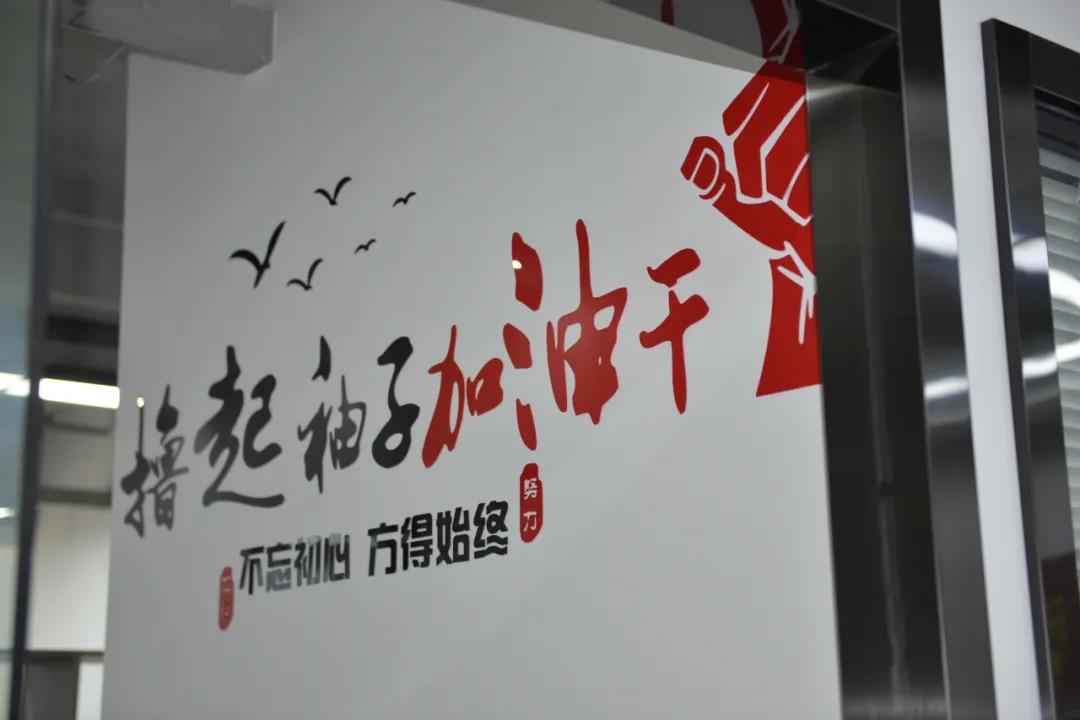 1594691263608006013.jpg TCL5.jpg